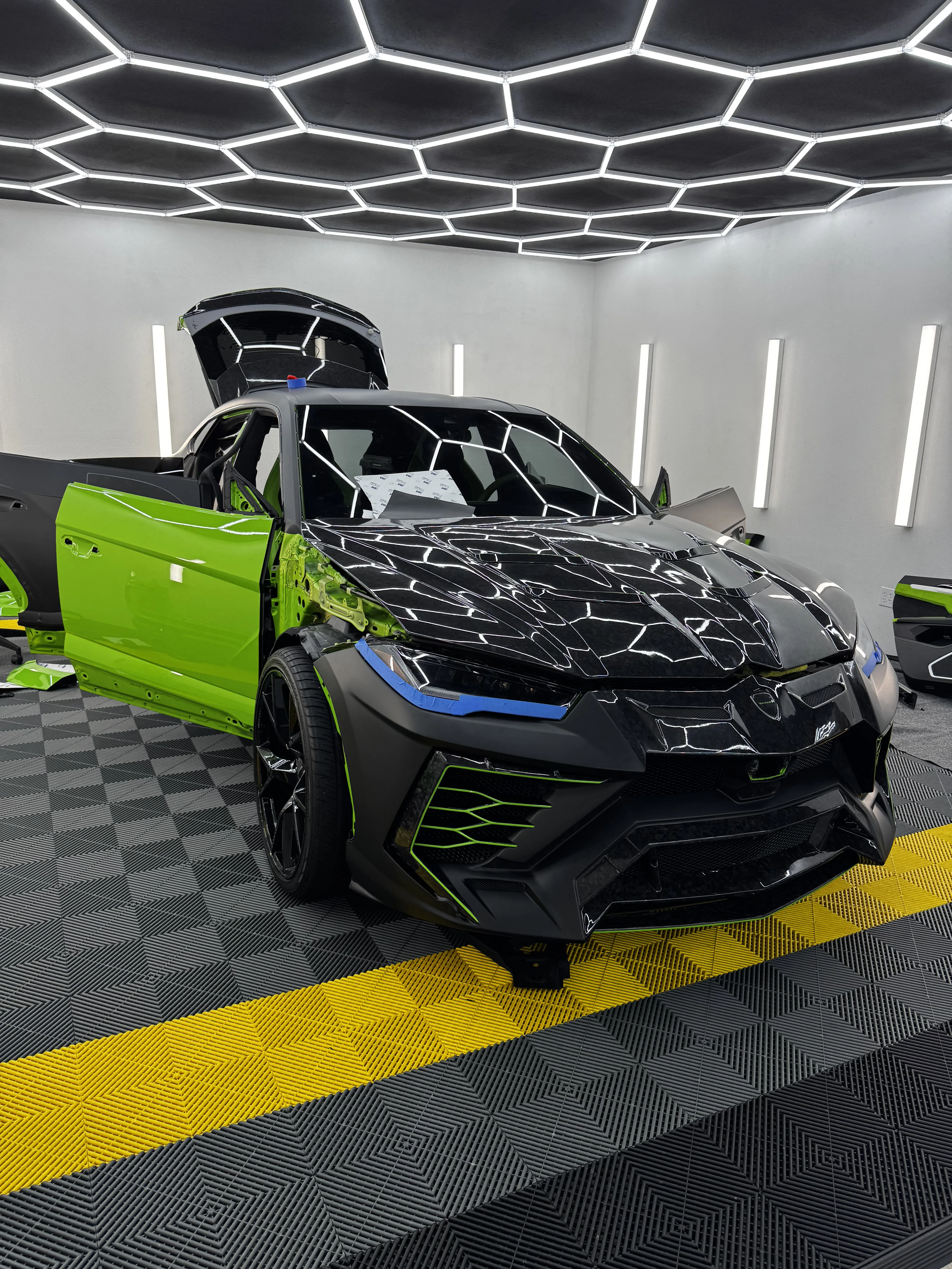 Galerie Yayo Car Lab