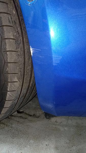 Vehicul Albastru — Corecție Zgârieturi